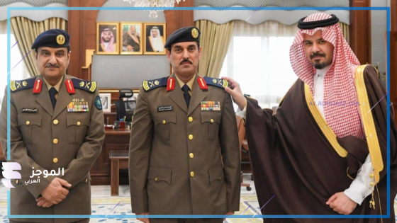 تسليم نائب مدير الدفاع المدني رتبته الجديدة