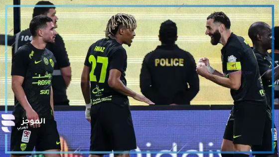 لاعبو الاتحاد يحتفلون بالفوز على النصر